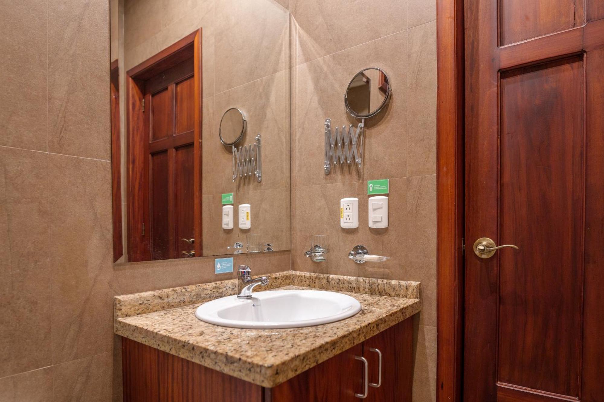 Santa Lucia House - Forum Куенка Екстериор снимка